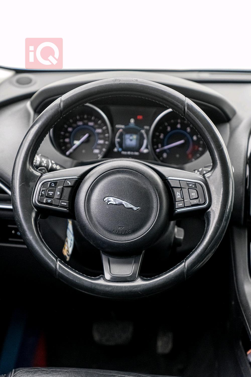 جاكوار إف-بيس